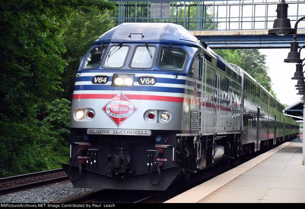 Commuter comes into the station